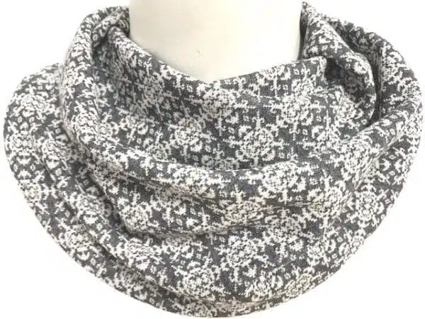Scarf teenager (181)