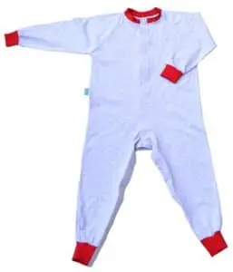 Pyjama met luierverschoning met nieuwe sluiting