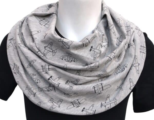 Scarf child plane (129)