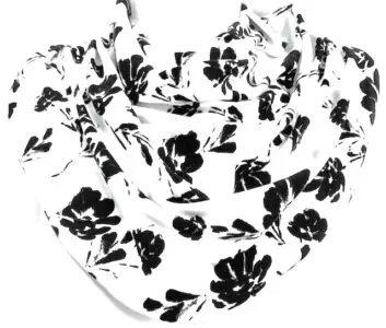Sjaal volwassenen wit met zwarte bloemen (279)