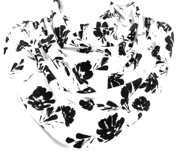 Sjaal volwassenen wit met zwarte bloemen (279)
