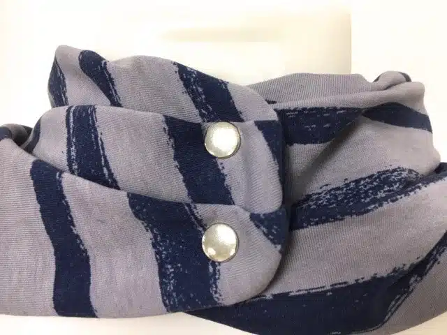 Scarf teenager light gray with wide blue stripe (241) - Image 2