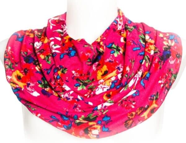 Sjaal tiener fuchsia met bloemen