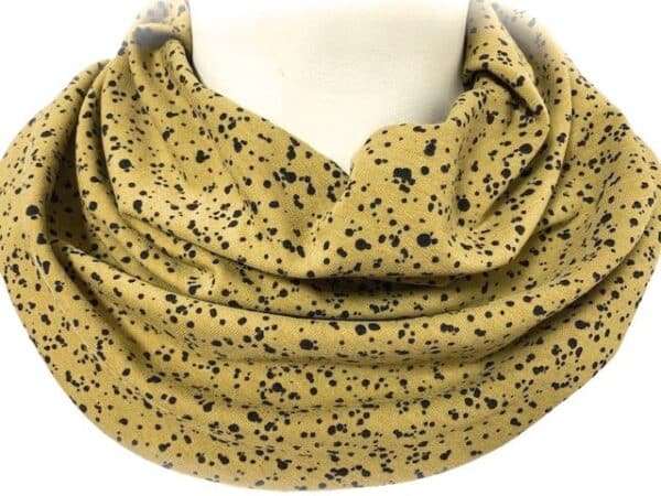 Scarf child olive green with black specks (254)