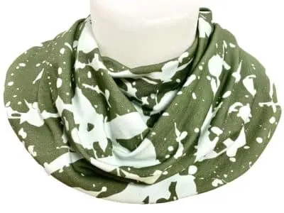 Sjaal tiener armygroen met off-white vlekken (301)