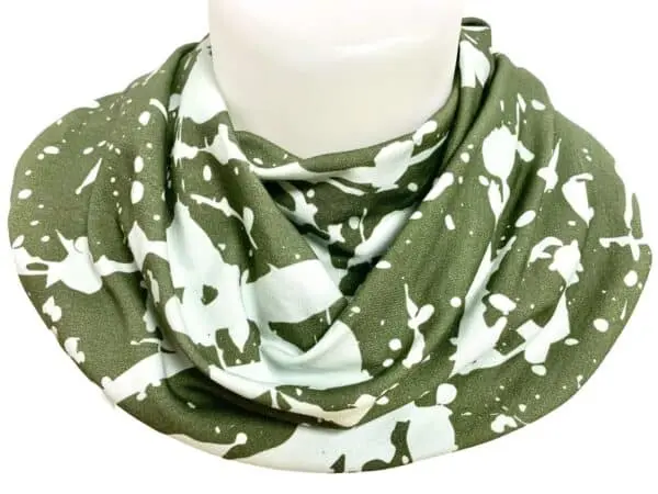 Scarf teenager army green with off-white spots (301)