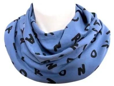 Schal für Teenie blau mit Buchstaben (317)