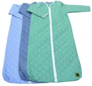 Winterschlafsack mit Ärmel Reißverschluss auf der Vorder- oder Rückseite.
