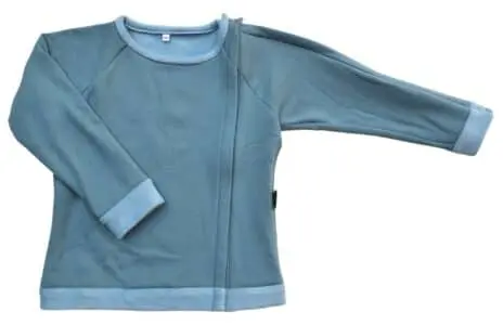 Aangepaste trui diverse kleuren maat 140