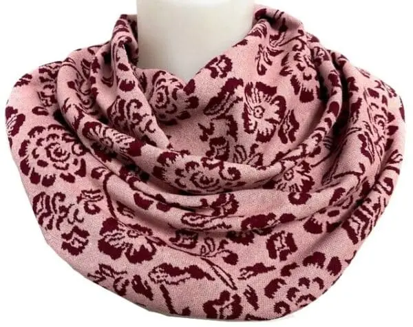 Scarf adults Old pink with burgundy flower design (326)