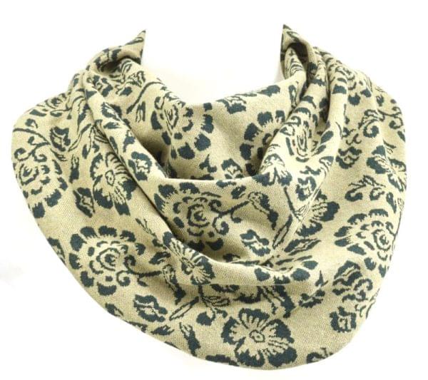 Scarf adult light green with dark green flowers (365)